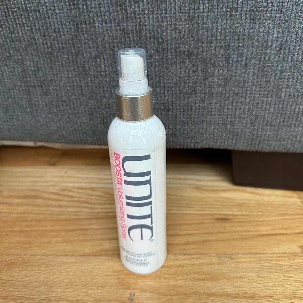Unite Boosta volumizing spray